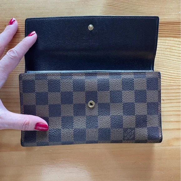 Louis Vuitton Damier Wallet GUC - Picture 2 of 15
